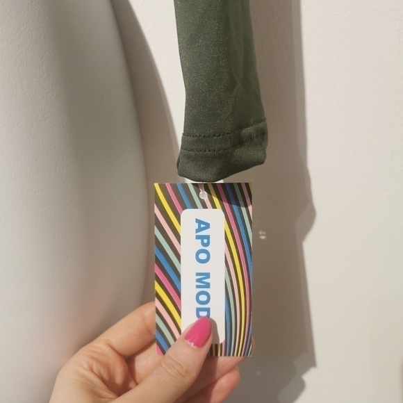 NWT navy green v neck open tie back small top - Picture 4 of 6